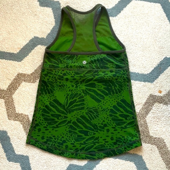 Lululemon top size 6 - Picture 2 of 6